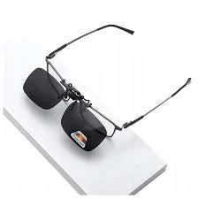 Napszemüveg clip-on dioptriás szemüvegekhez