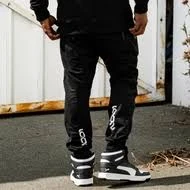 Görkorcsolya Ruházat