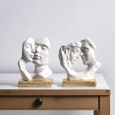 Beltéri szobrok és figurák